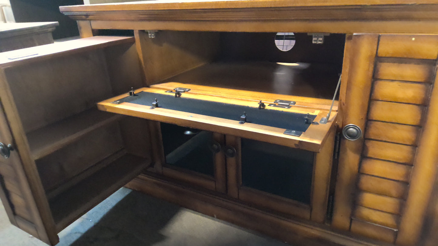 New Classic Entertainment Console