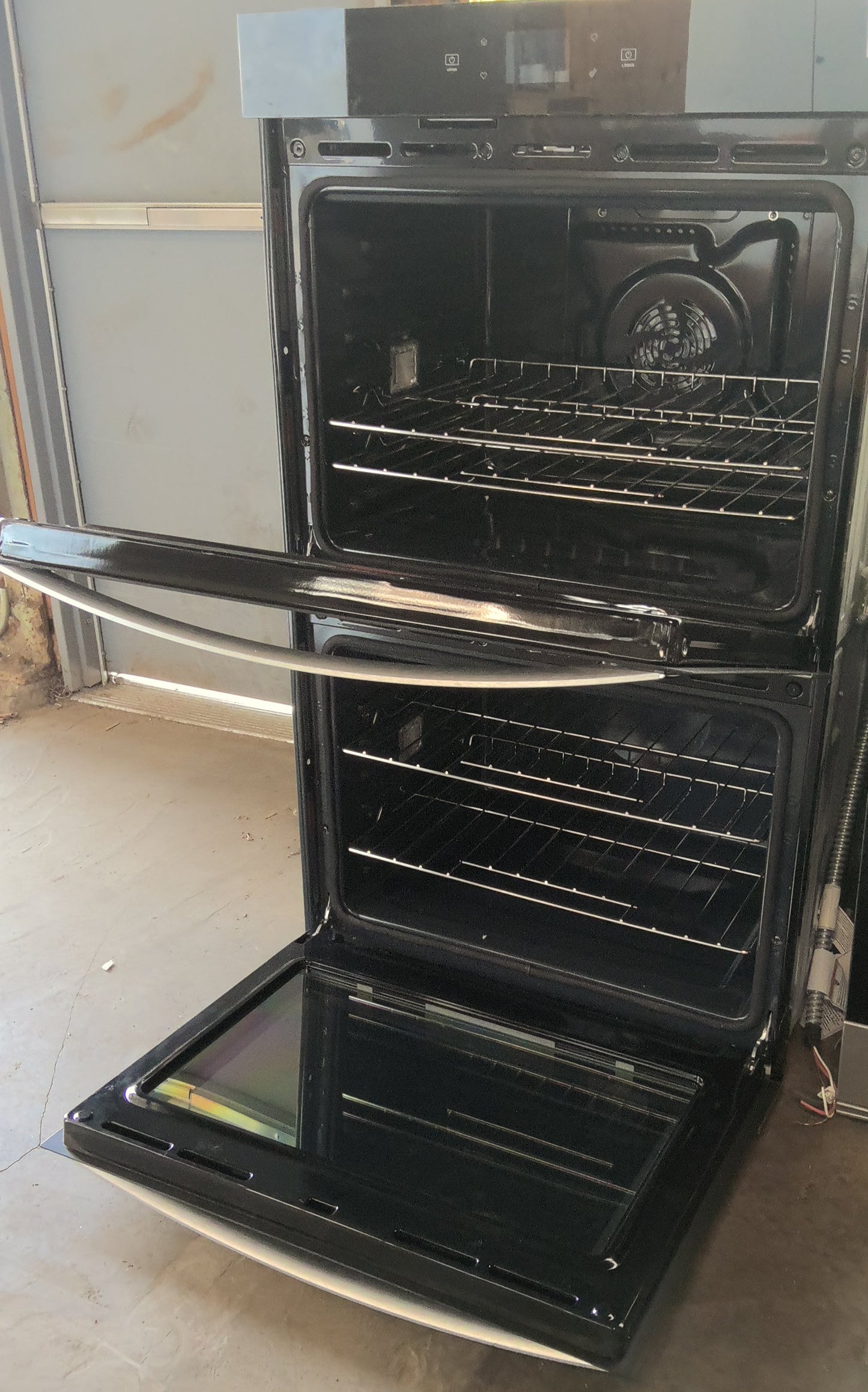 Whirlpool Double Electric Smart Wall Oven